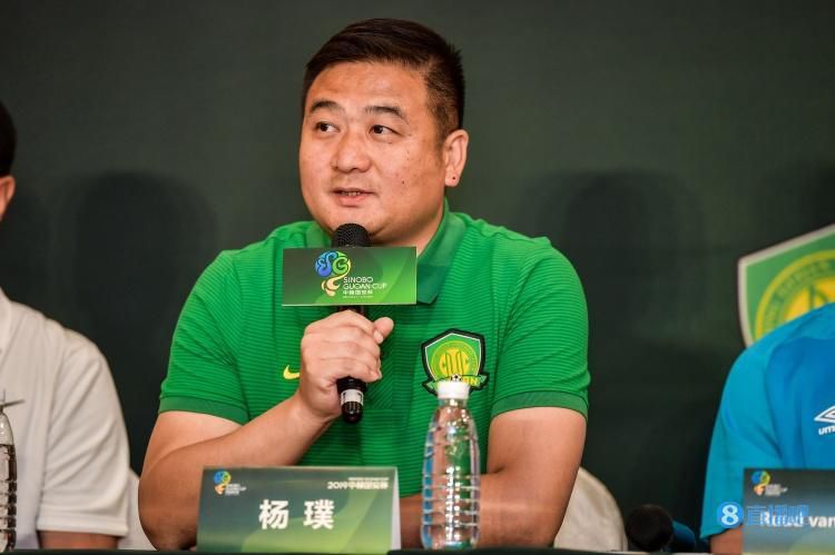 第31分钟，阿约泽-佩雷斯做球，威廉-若泽的射门被封堵，阿约泽-佩雷斯拿球小角度再射，被卢宁扑出。